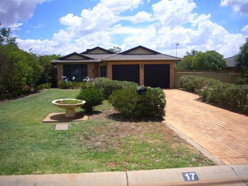 17 Lincoln Parkway, Dubbo NSW 2830
