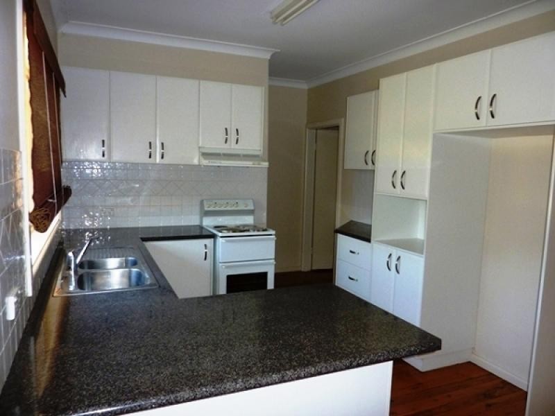 27 Lovett Avenue, Dubbo NSW 2830