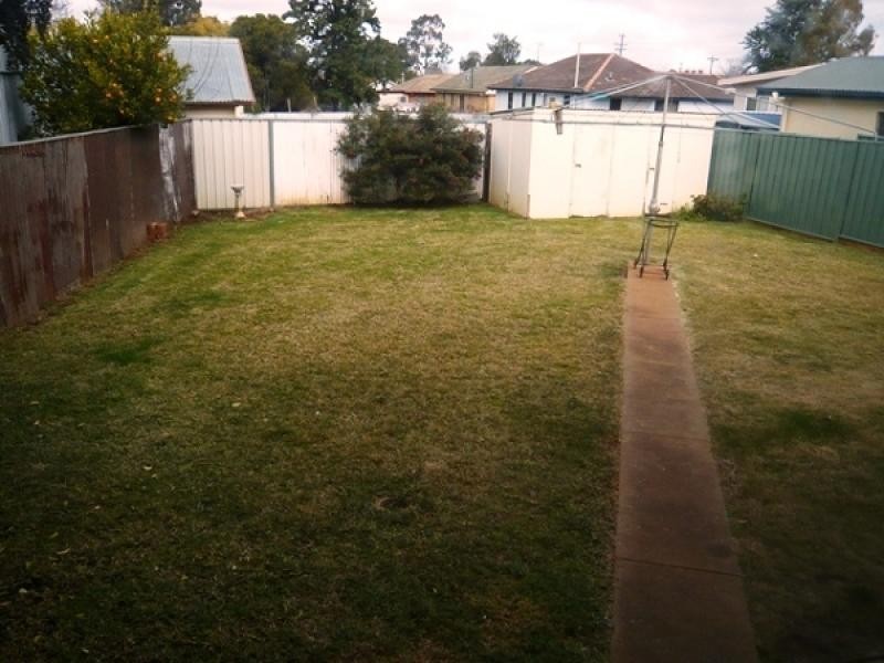 27 Lovett Avenue, Dubbo NSW 2830