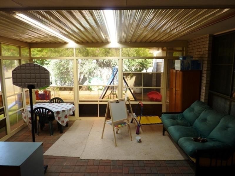 2 Doncaster Avenue, Dubbo NSW 2830