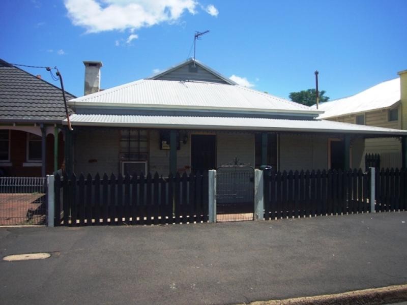 107 Bourke Street, Dubbo NSW 2830