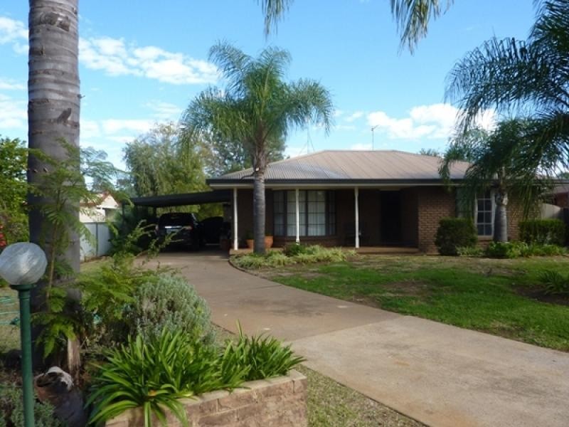 8 Sloman Close, Dubbo NSW 2830