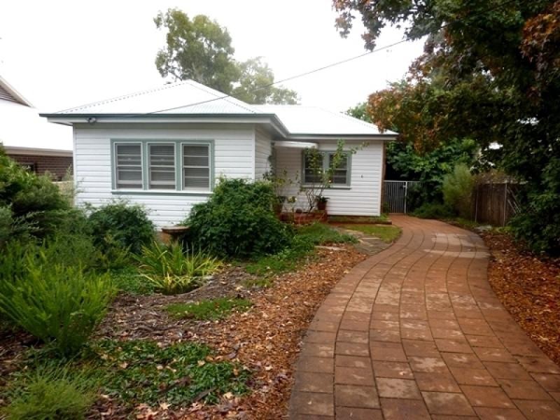 6 Belmore Street, Dubbo NSW 2830