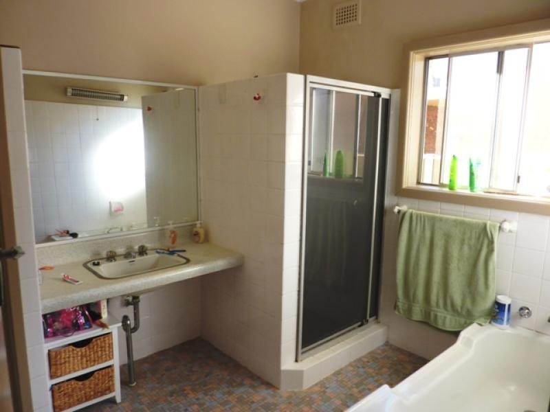 20 Lovett Avenue, Dubbo NSW 2830