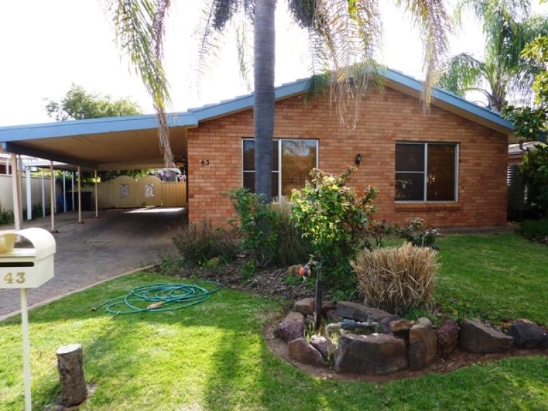 43 Oxley Circle, Dubbo NSW 2830