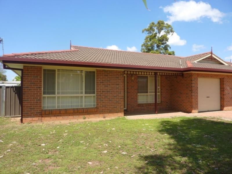 1/3 Bellbird Way, Dubbo NSW 2830
