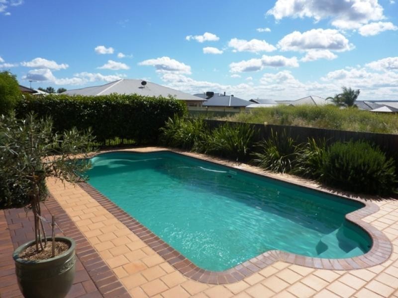 16 Englewood Avenue, Dubbo NSW 2830