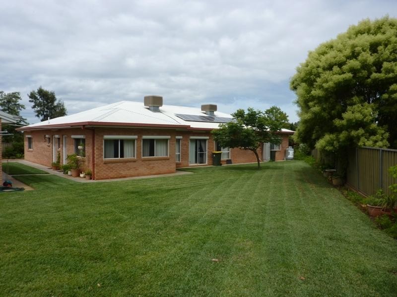 6 Wales Court, Dubbo NSW 2830