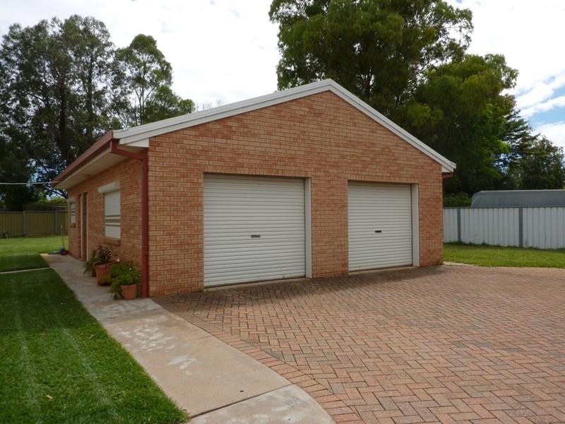 6 Wales Court, Dubbo NSW 2830