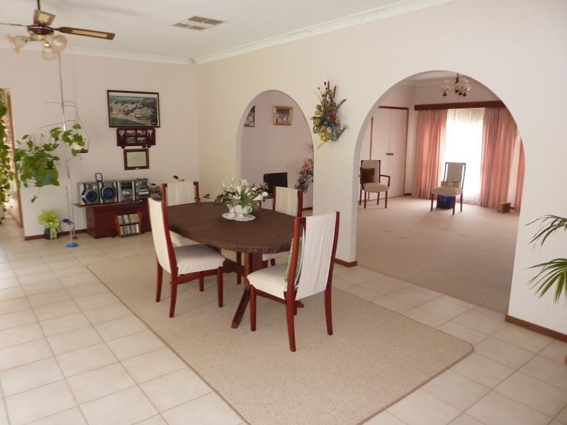 6 Wales Court, Dubbo NSW 2830