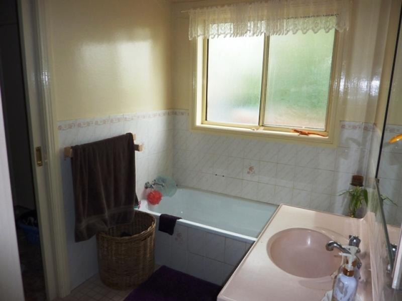 8 Dubbo Street, Brocklehurst NSW 2830