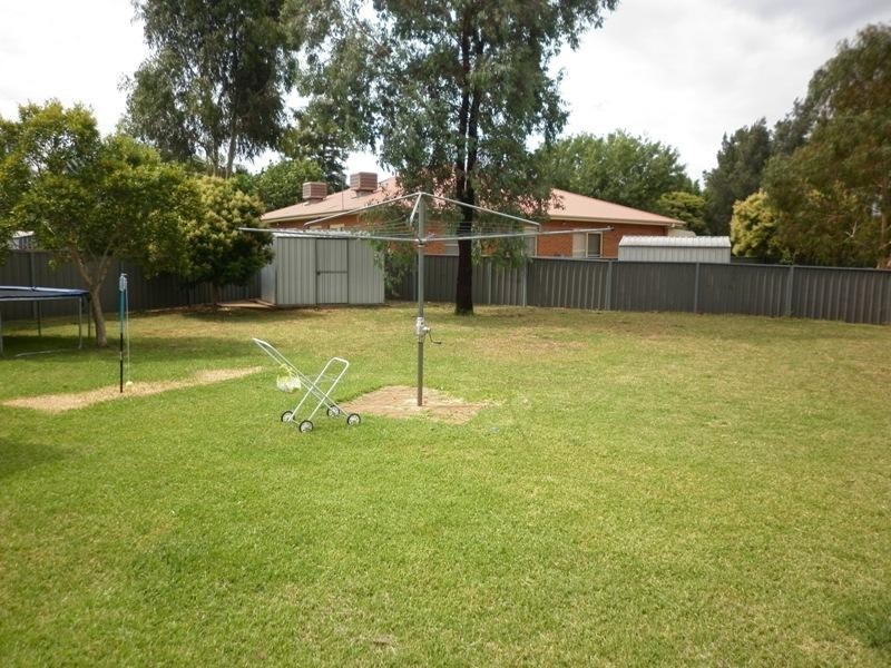 18 Twickenham Drive, Dubbo NSW 2830