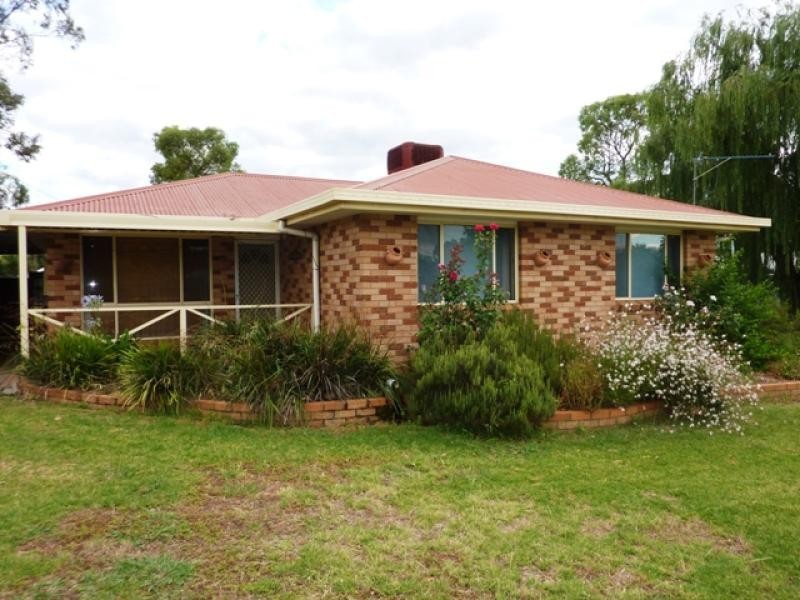 8 Dubbo St, Brocklehurst NSW 2830