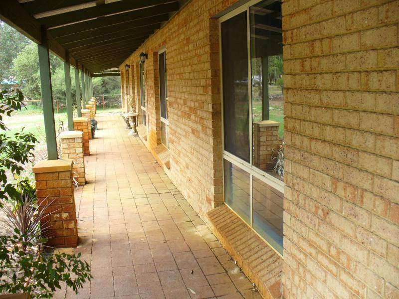 24 SWAMP GUM ROAD, Oakford WA 6121