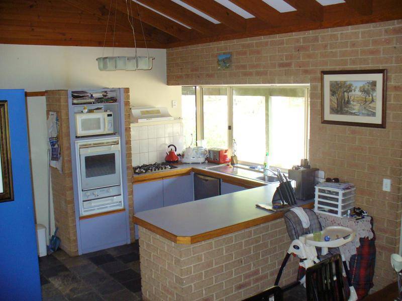 24 SWAMP GUM ROAD, Oakford WA 6121