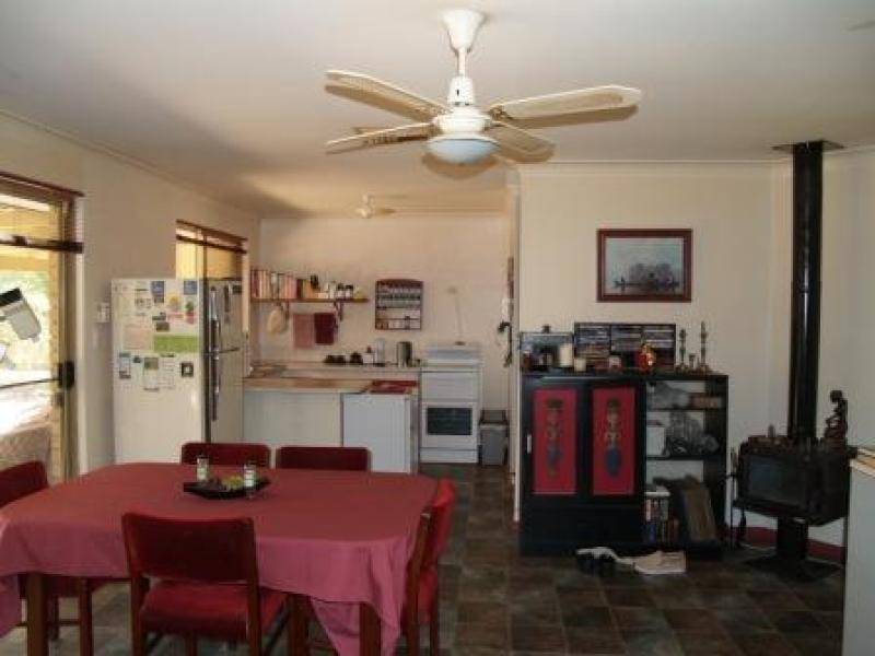 4 BOBTAIL CLOSE, Brookdale WA 6112