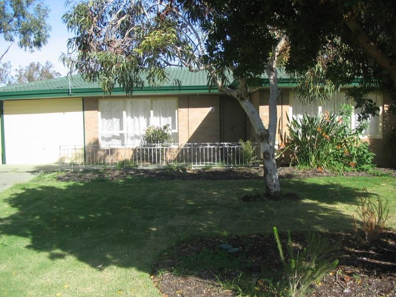 5 OSCAR STREET, Armadale WA 6112