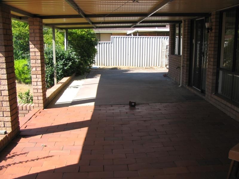 2 CHERITONS PLACE, Armadale WA 6112