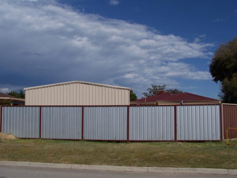 95 STRAWBERRY DRIVE, Seville Grove WA 6112