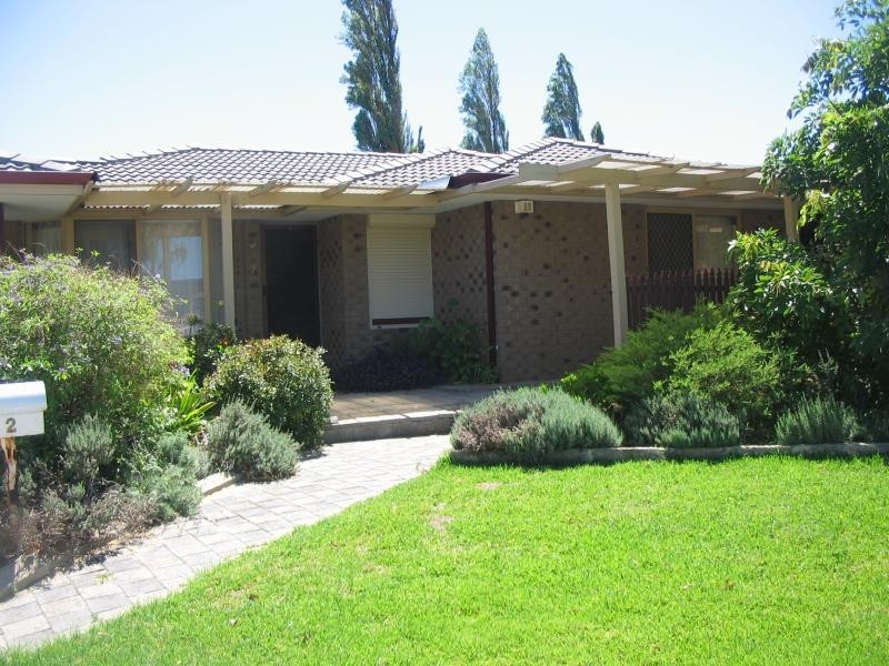 2 GECKO ROAD, Brookdale WA 6112