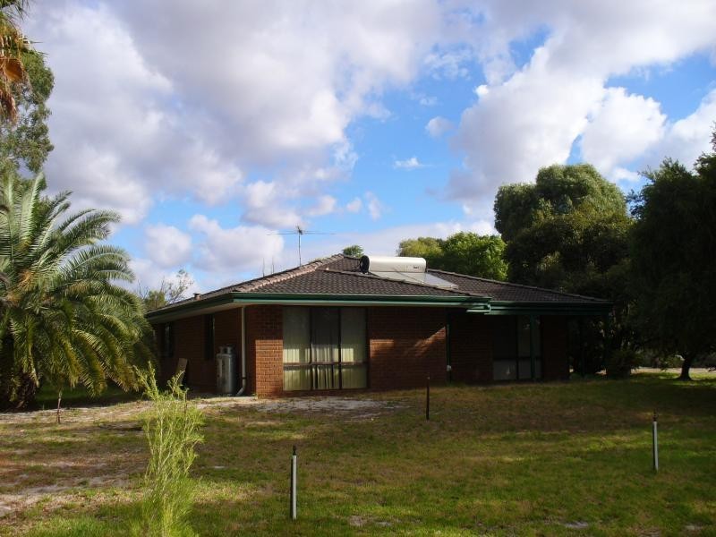 553 Gossage Road, Oldbury WA 6121