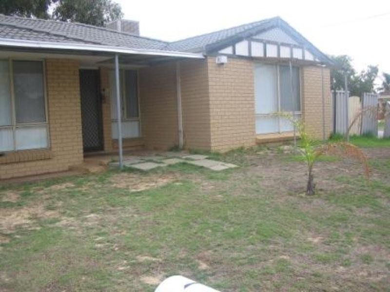 1 Norbertine Close, Queens Park WA 6107