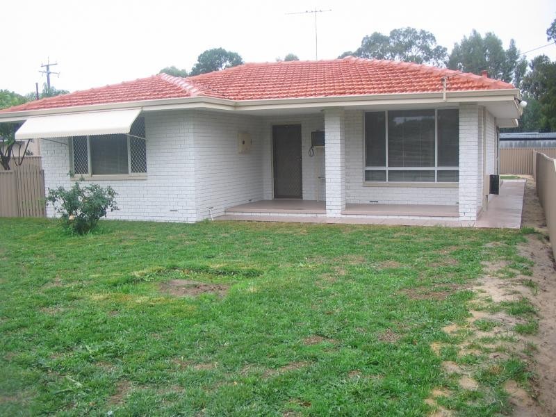 110 Dorothy St,, Gosnells WA 6110