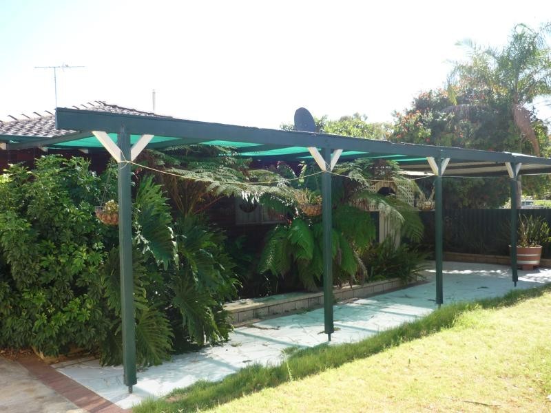 43 Dale Rd, Armadale WA 6112