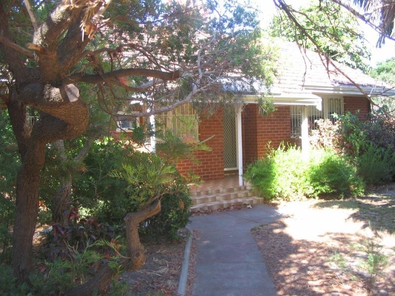 12 Seventh Rd, Armadale WA 6112