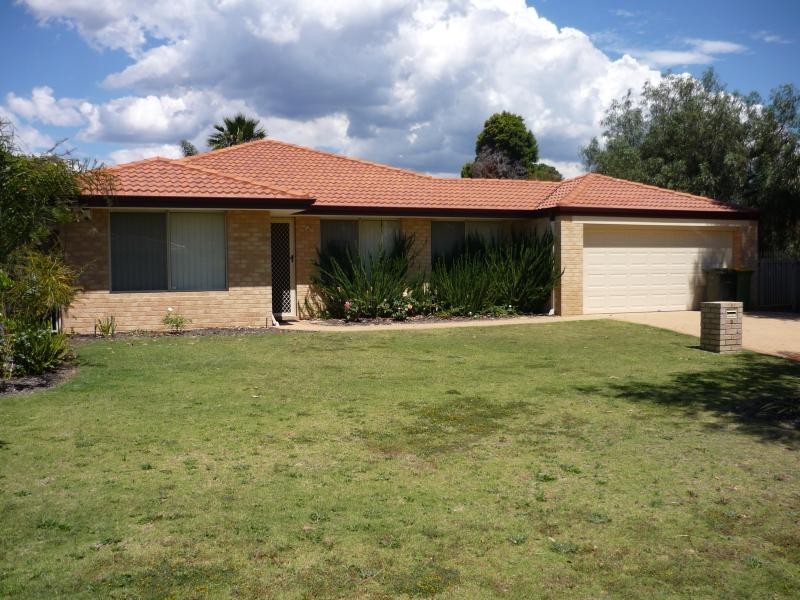 3 Emu Rd, Armadale WA 6112