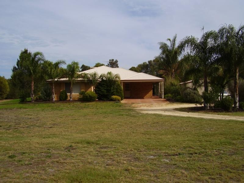 290 Hall Road, Serpentine WA 6125