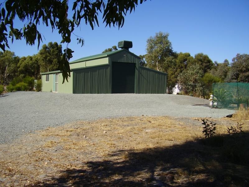 187 King Road, Oakford WA 6121