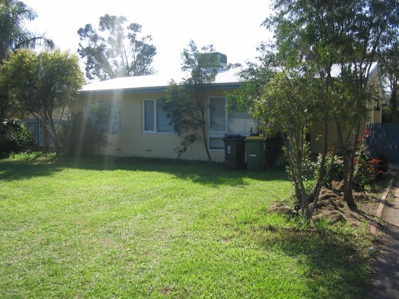 4 Pelham St, Brookdale WA 6112