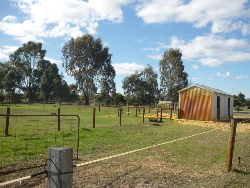 25 Bournbrook, Cardup WA 6122