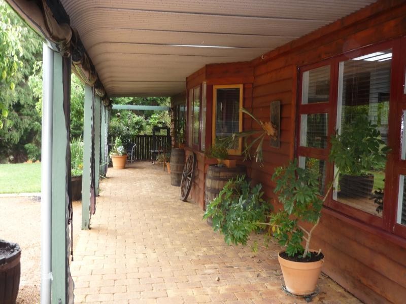 4 Atkins Street, Jarrahdale WA 6124