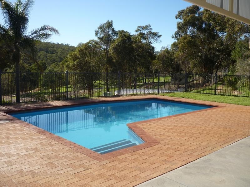 235 Nettleton Rd, Byford WA 6122