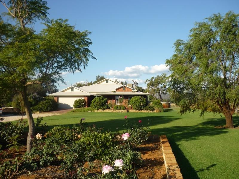 56 Walker Road, Serpentine WA 6125