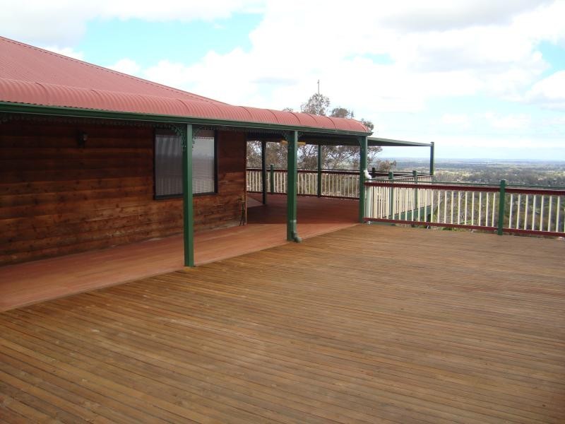 18 Rise Court, Armadale WA 6112