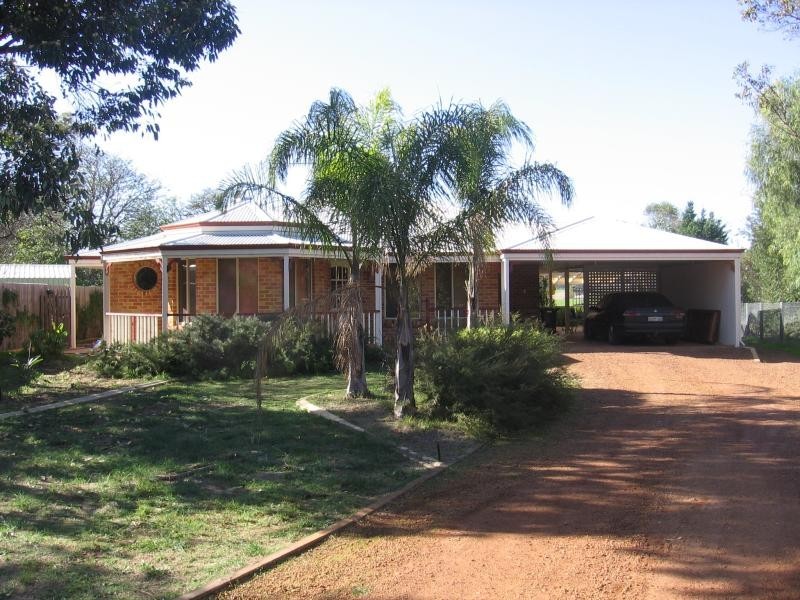 2 BLUE WREN CLOSE, Serpentine WA 6125