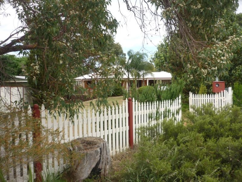 2 BLUE WREN CLOSE, Serpentine WA 6125