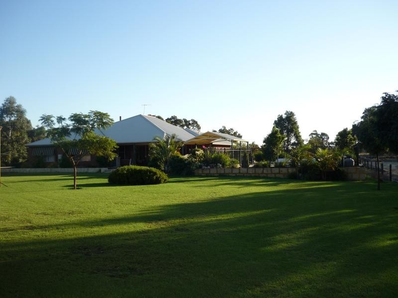 56 Walker Rd, Serpentine WA 6125