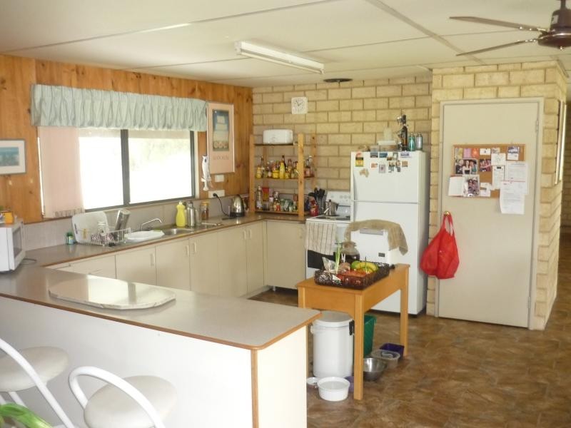 31 Cumming Rd, Oakford WA 6121