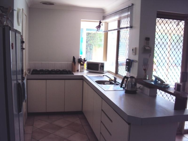 28 Henderson Drive, Seville Grove WA 6112