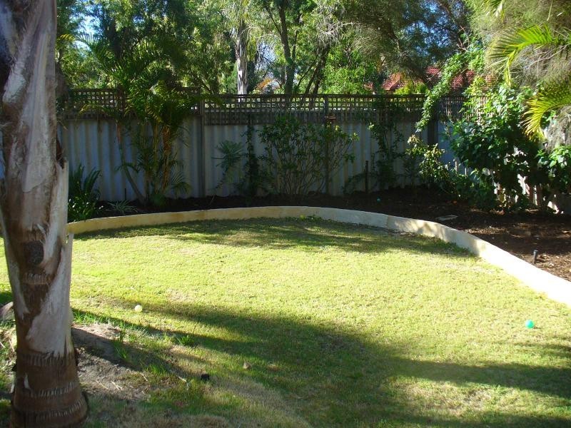 28 Henderson Drive, Seville Grove WA 6112