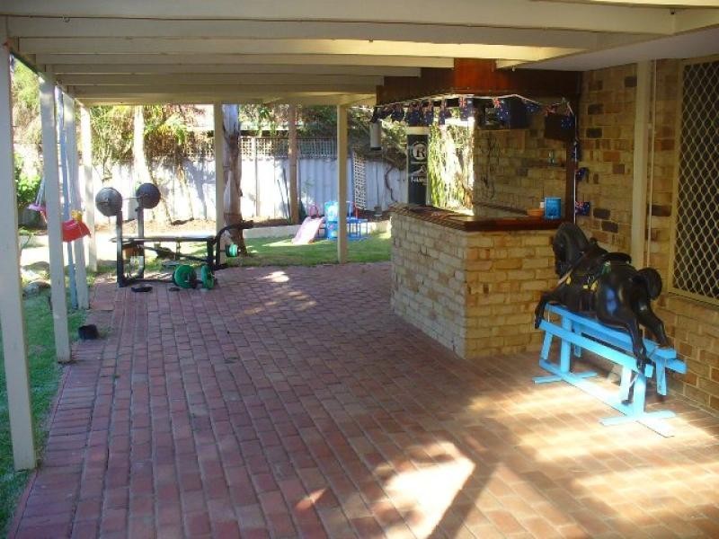 28 Henderson Drive, Seville Grove WA 6112