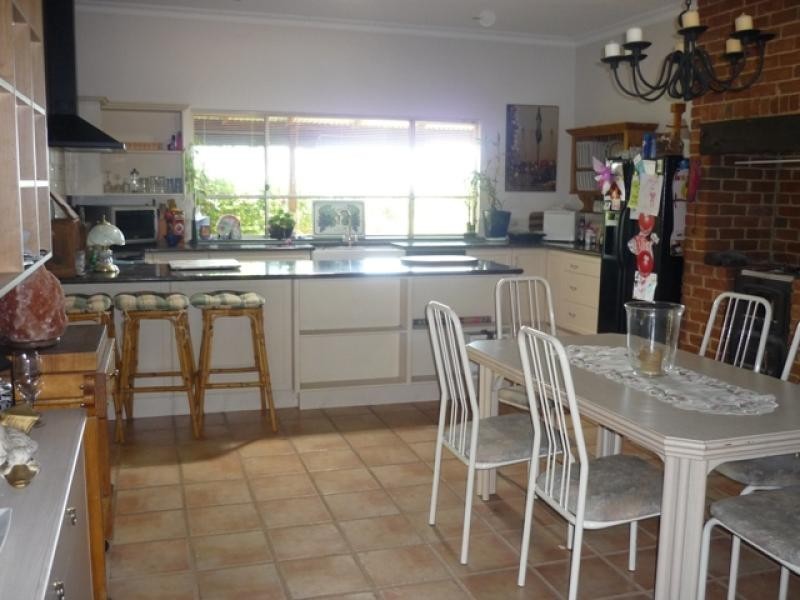 16 McKay Dve, Serpentine WA 6125