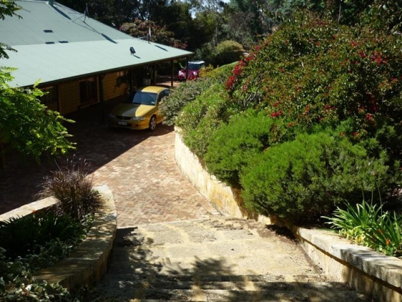 16 McKay Dve, Serpentine WA 6125