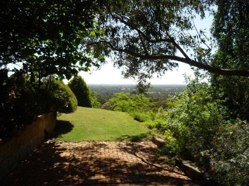 16 McKay Dve, Serpentine WA 6125