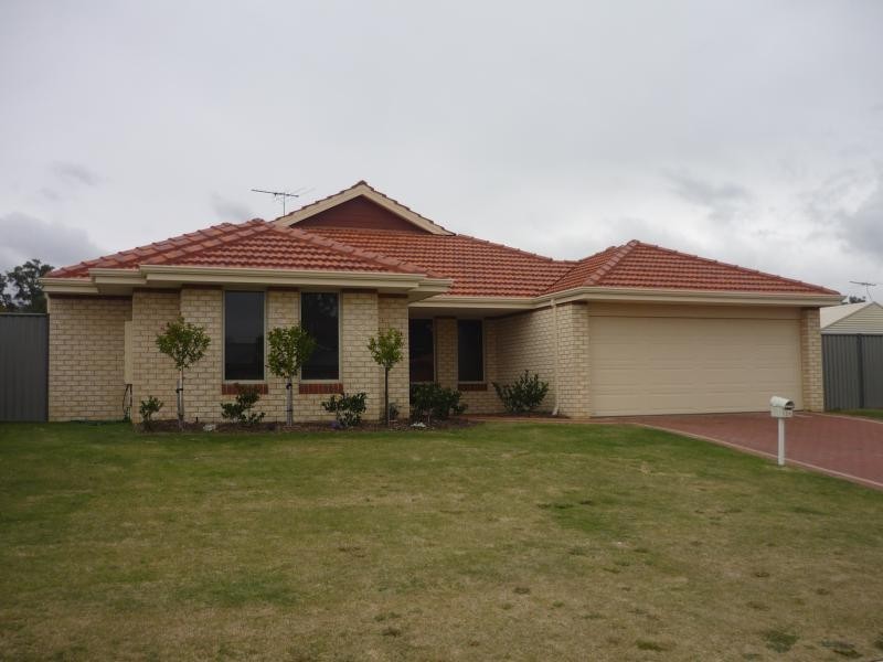 24 Benalla, Byford WA 6122