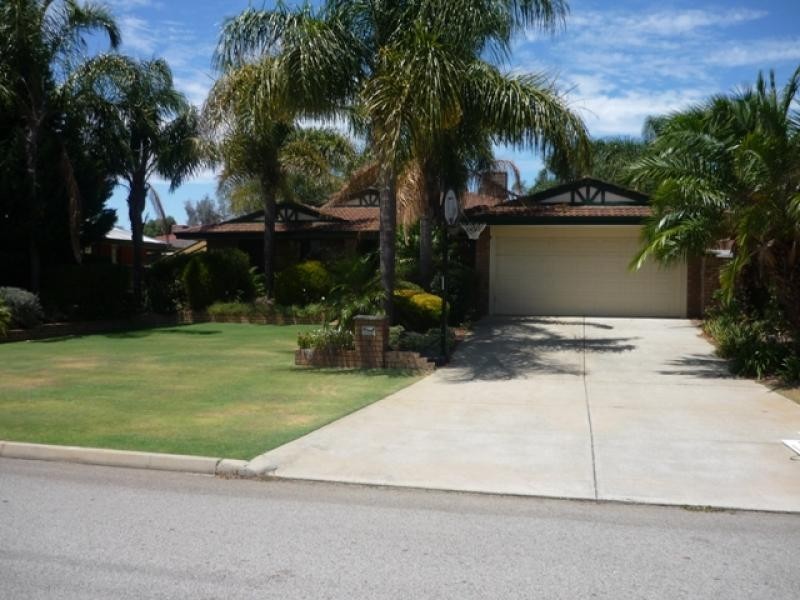 92 Brown Crescent, Seville Grove WA 6112